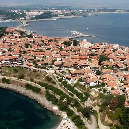 Alexandrov Residence Apartments Νεσέμπαρ