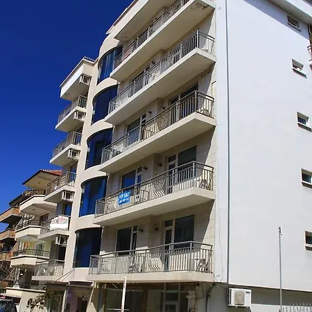 Alexandrov Residence Apartments * Νεσέμπαρ