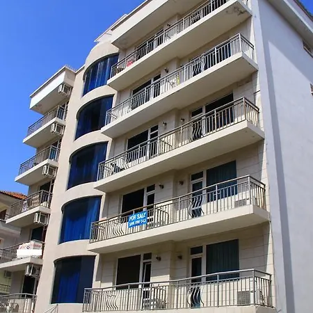 Alexandrov Residence Apartments アパート *