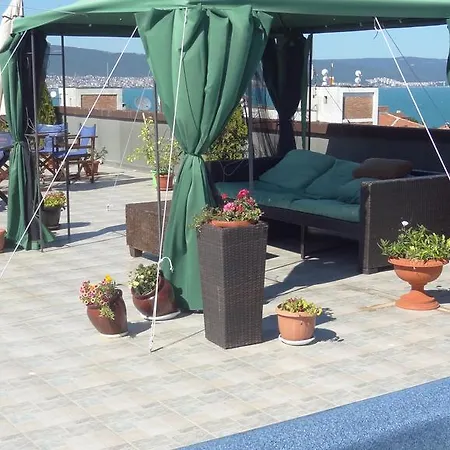 Alexandrov Residence Apartments アパート *